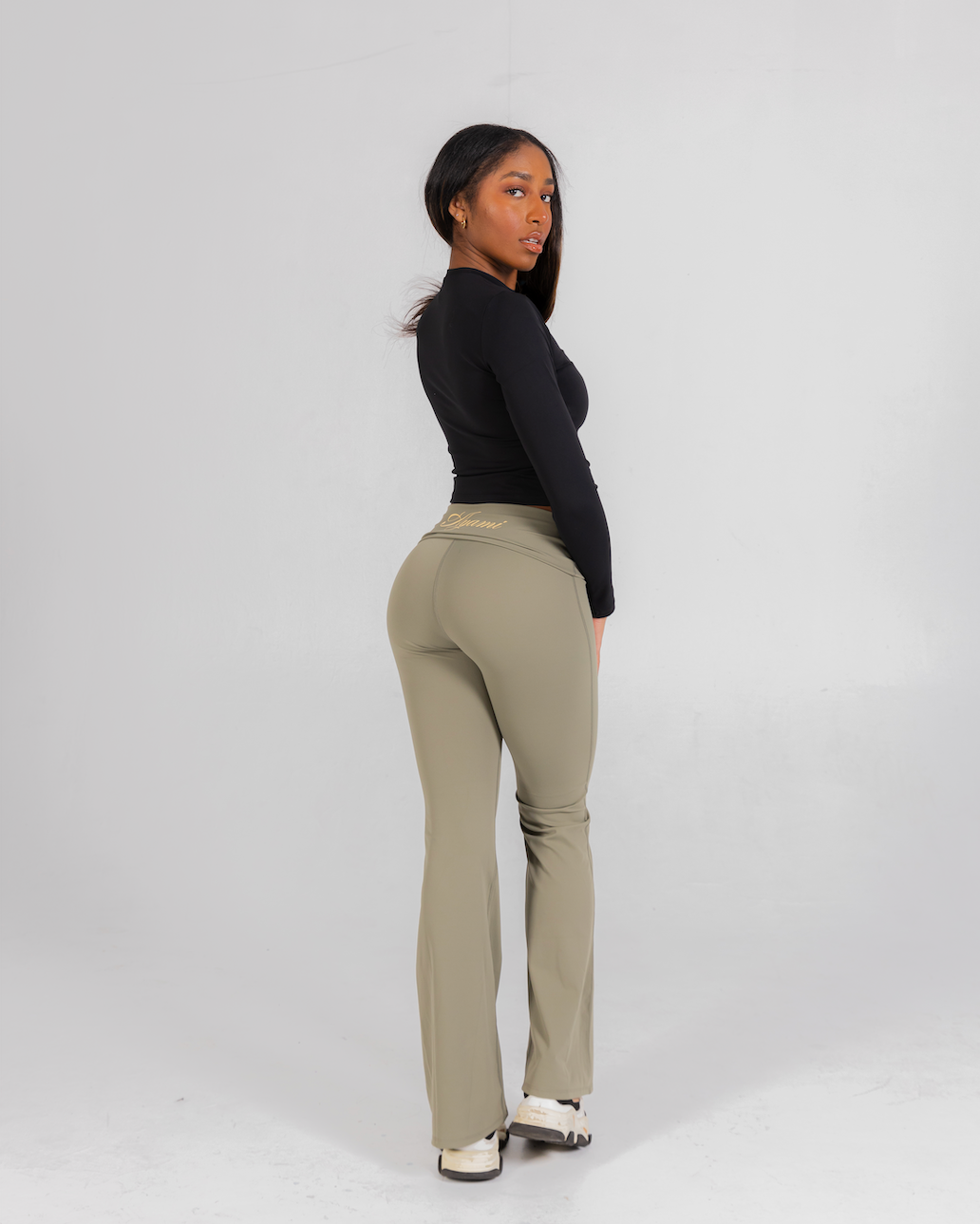 FLARED WORKOUT YOGA PANTS - MATCHA